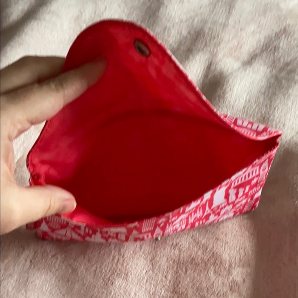 Makeup bag - Picture 3 of 3